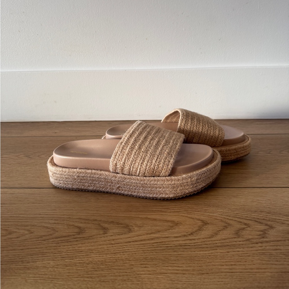 PrettyLittleThing Tan Woven Sandals - Picture 5 of 8